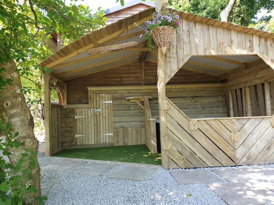 The Bothy Near Tenby, Big Projector Screen, Four-Poster Bed, On-Site Hot Tub Access Via Spa Pack, Breakfast Extérieur photo