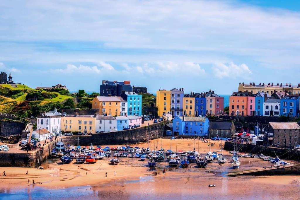 The Bothy Near Tenby, Big Projector Screen, Four-Poster Bed, On-Site Hot Tub Access Via Spa Pack, Breakfast Extérieur photo