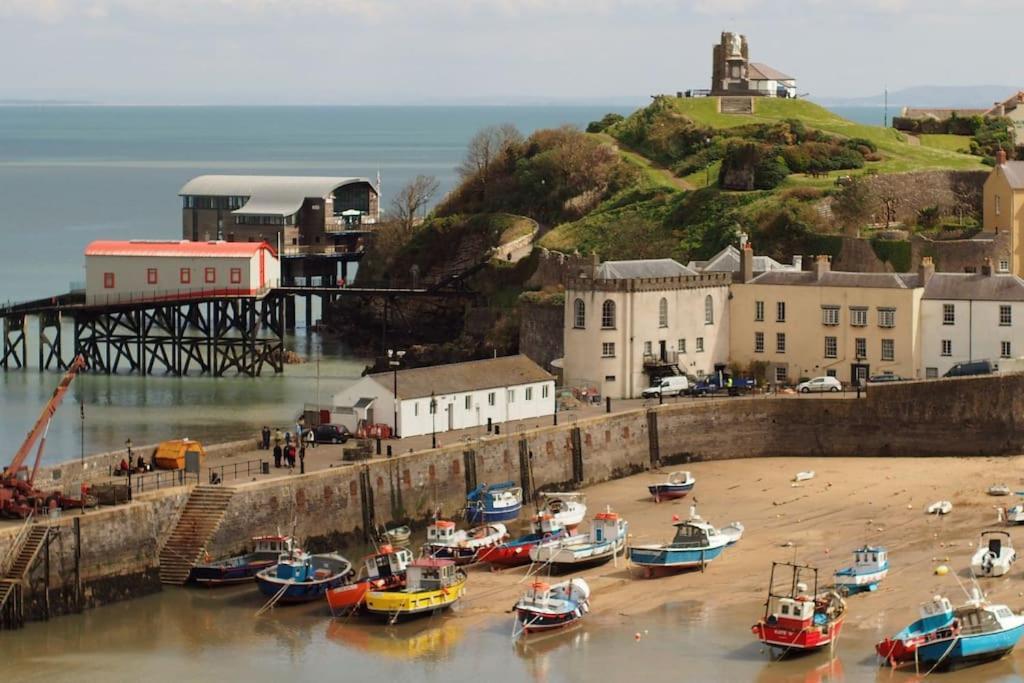 The Bothy Near Tenby, Big Projector Screen, Four-Poster Bed, On-Site Hot Tub Access Via Spa Pack, Breakfast Extérieur photo