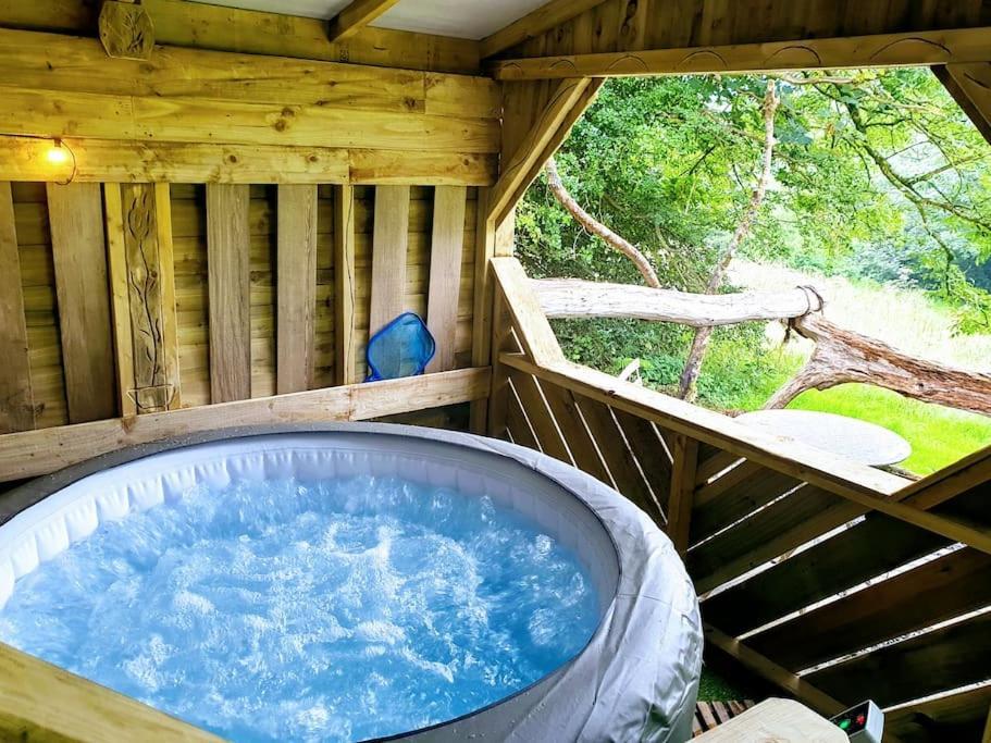 The Bothy Near Tenby, Big Projector Screen, Four-Poster Bed, On-Site Hot Tub Access Via Spa Pack, Breakfast Extérieur photo