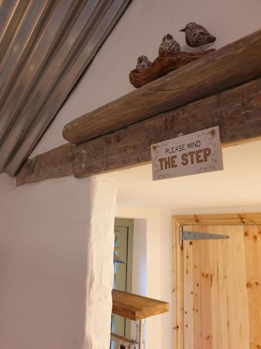 The Bothy Near Tenby, Big Projector Screen, Four-Poster Bed, On-Site Hot Tub Access Via Spa Pack, Breakfast Extérieur photo